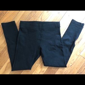 GAP black leggings with ankle zipper, small